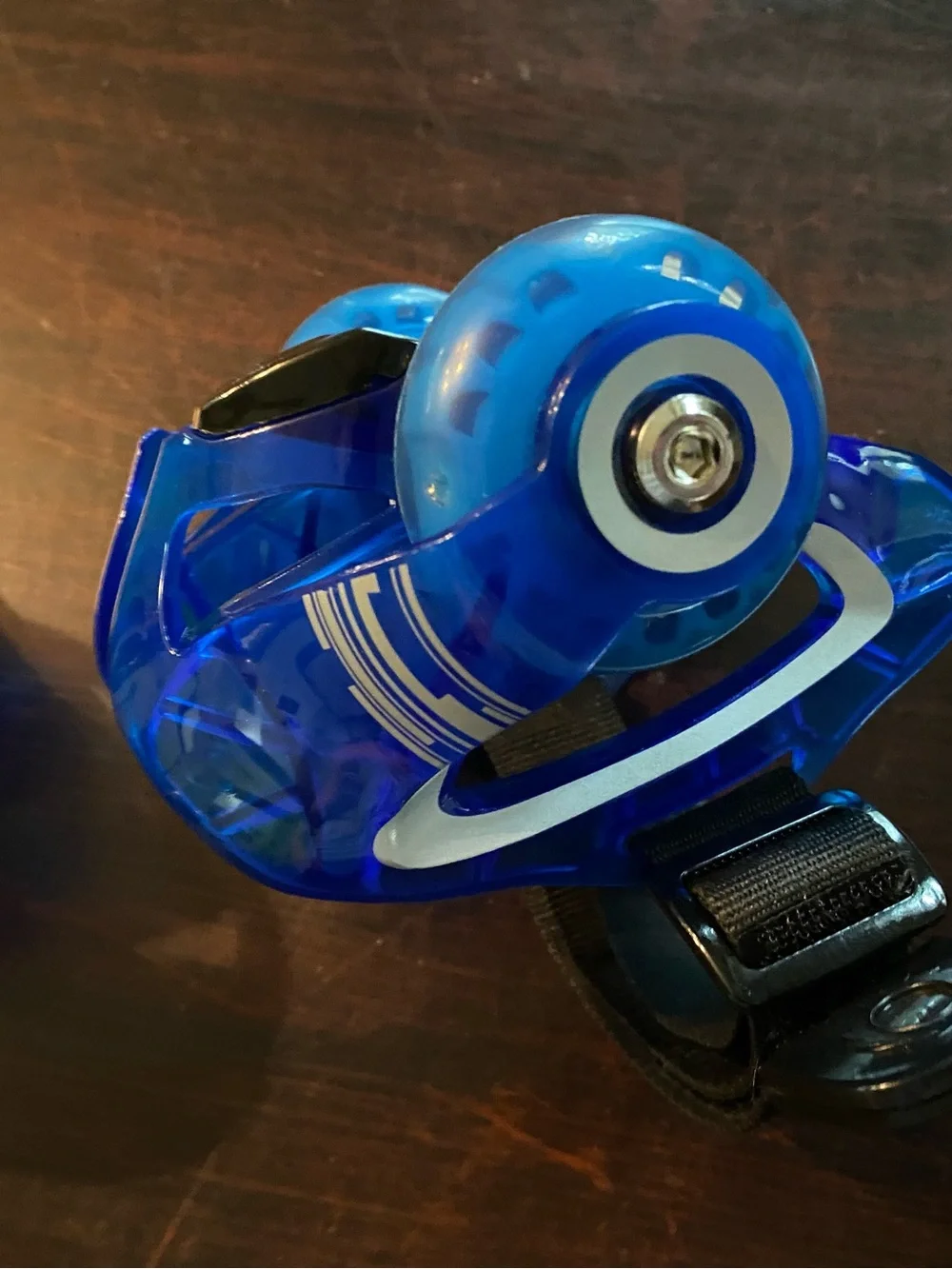 Razor Blue LED Strap-On Skate Heels with Black Razor Straps